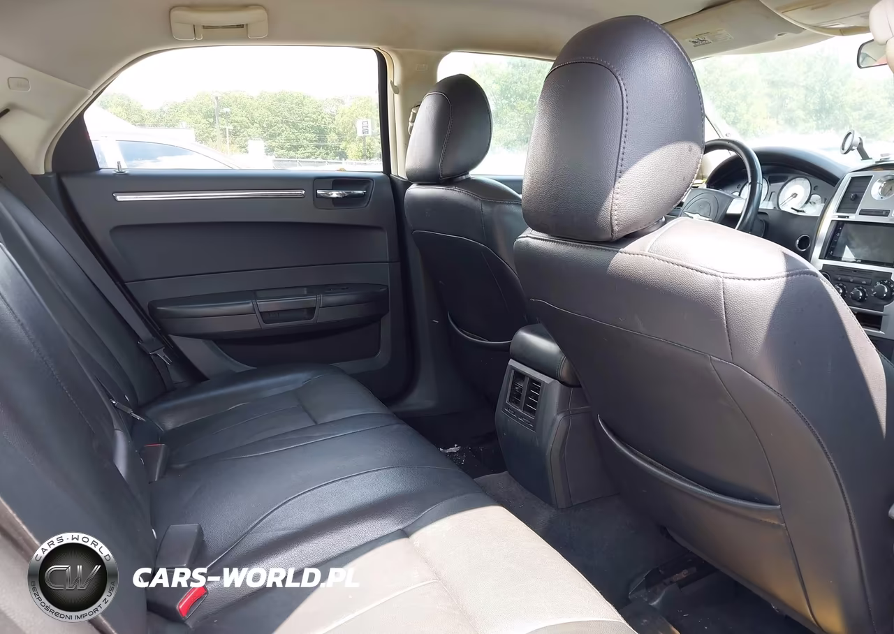 2010 Chrysler 300 Touring-Signature Series-Executive Series VIN:2C3CA5CV6AH192928 - 8