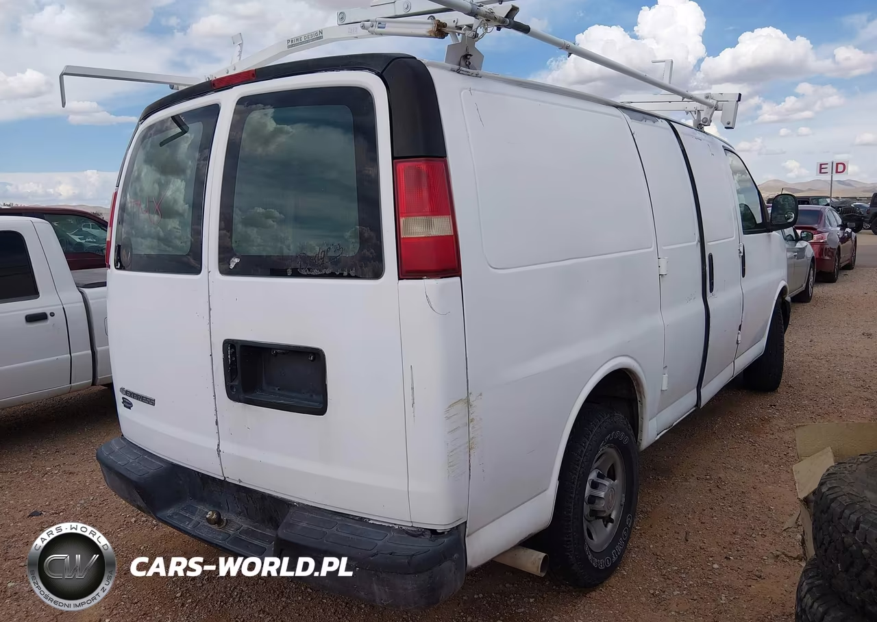 2007 Chevrolet Express Work Van VIN:1GCGG25V271120591 - 4