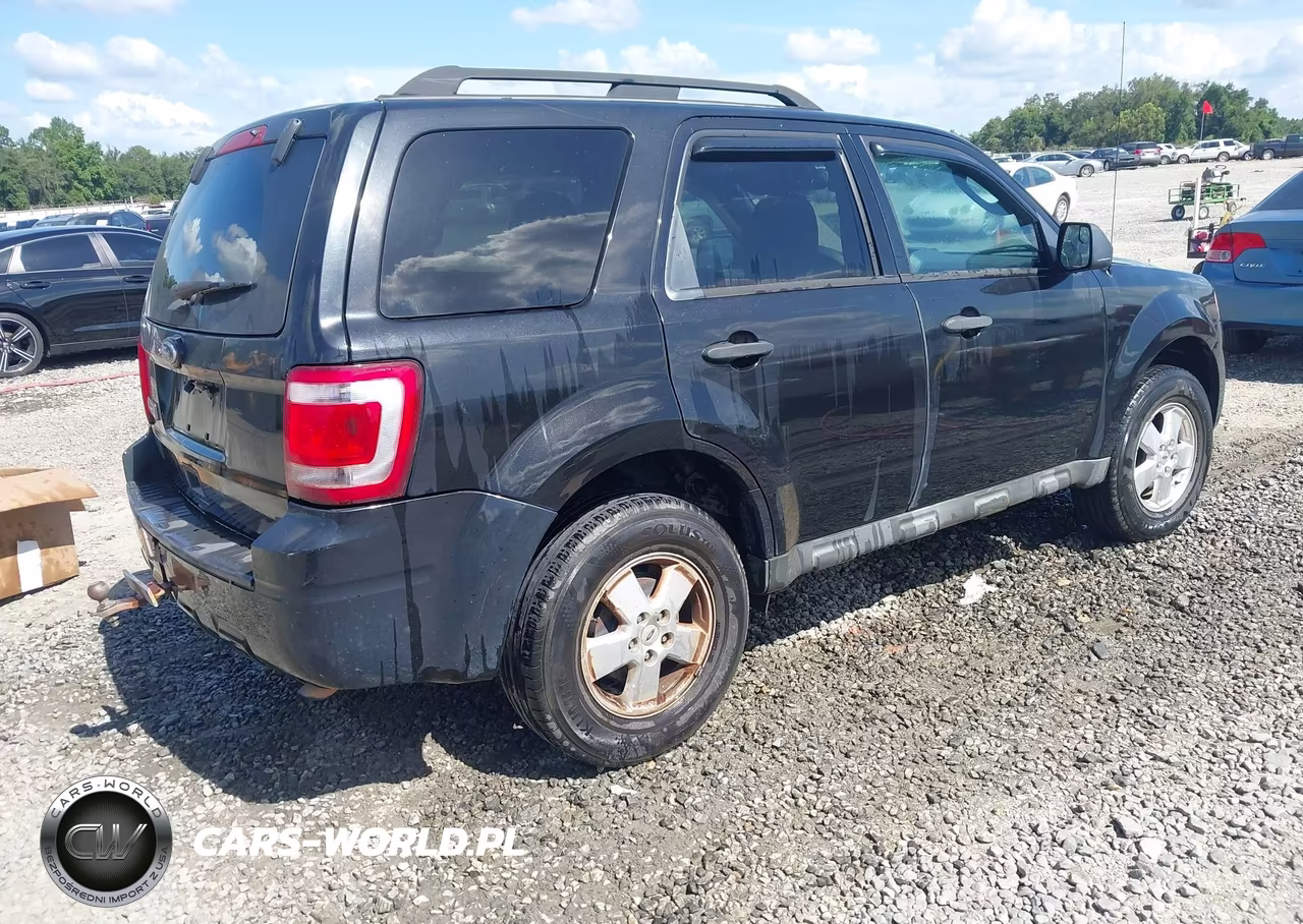 2011 Ford Escape Xlt VIN:1FMCU0D78BKB74992 - 4