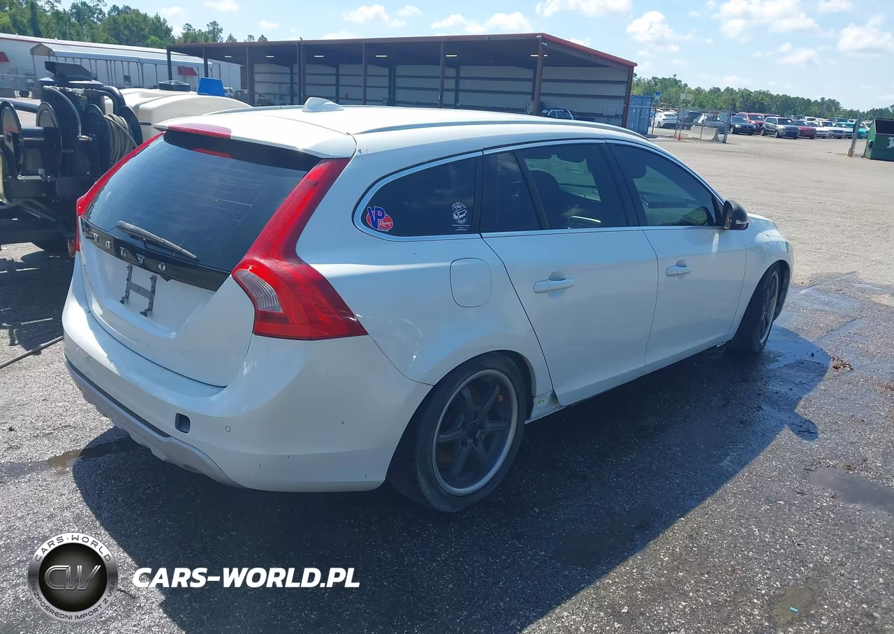 2016 Volvo V60 T5 Drive-E Premier VIN:YV140MEK5G1296005 - 4