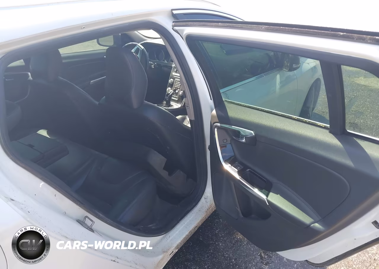 2016 Volvo V60 T5 Drive-E Premier VIN:YV140MEK5G1296005 - 8