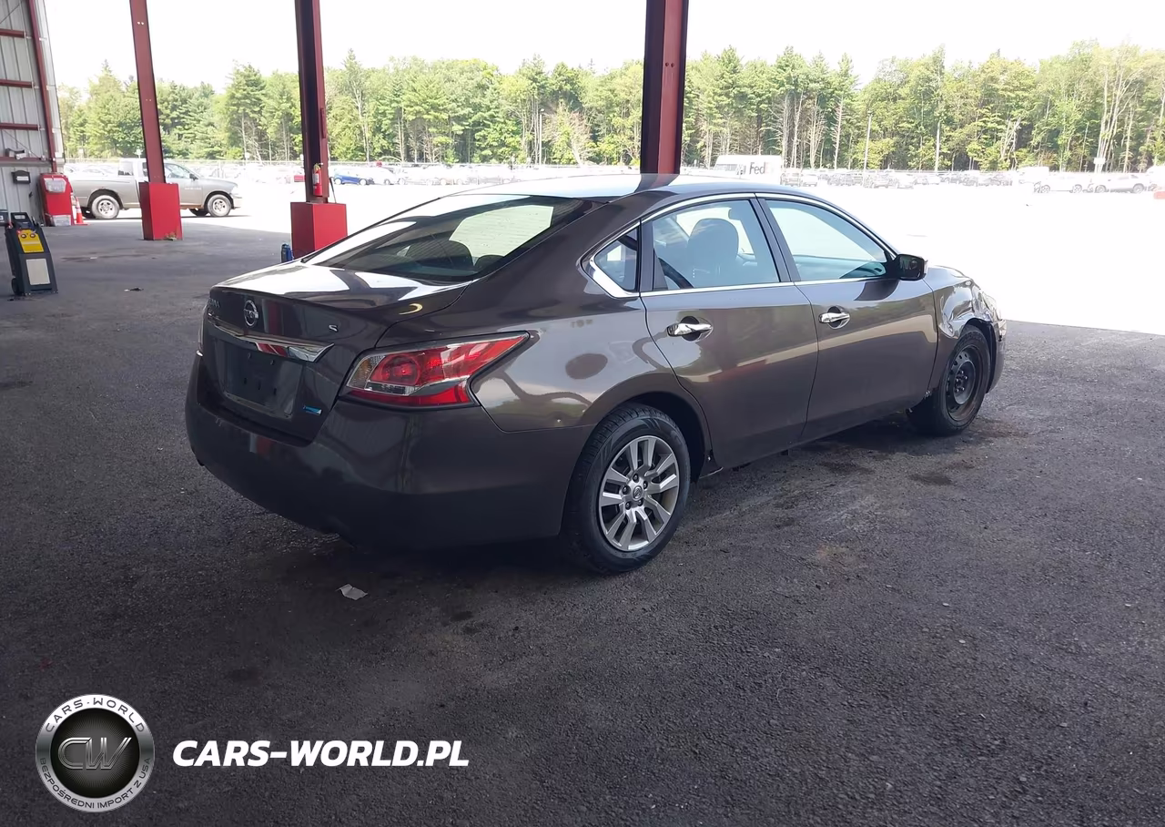 2014 Nissan Altima 2.5 S VIN:1N4AL3AP5EC167622 - 4