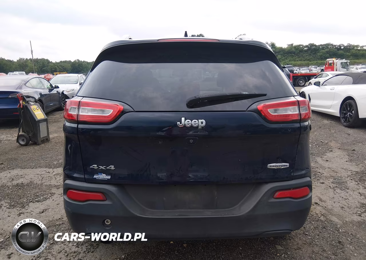 2016 Jeep Cherokee Latitude VIN:1C4PJMCB6GW341913 - 16