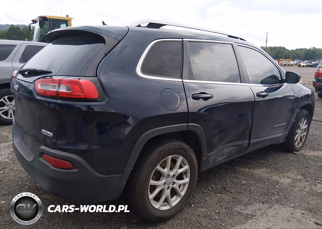 2016 Jeep Cherokee Latitude VIN:1C4PJMCB6GW341913 - 4