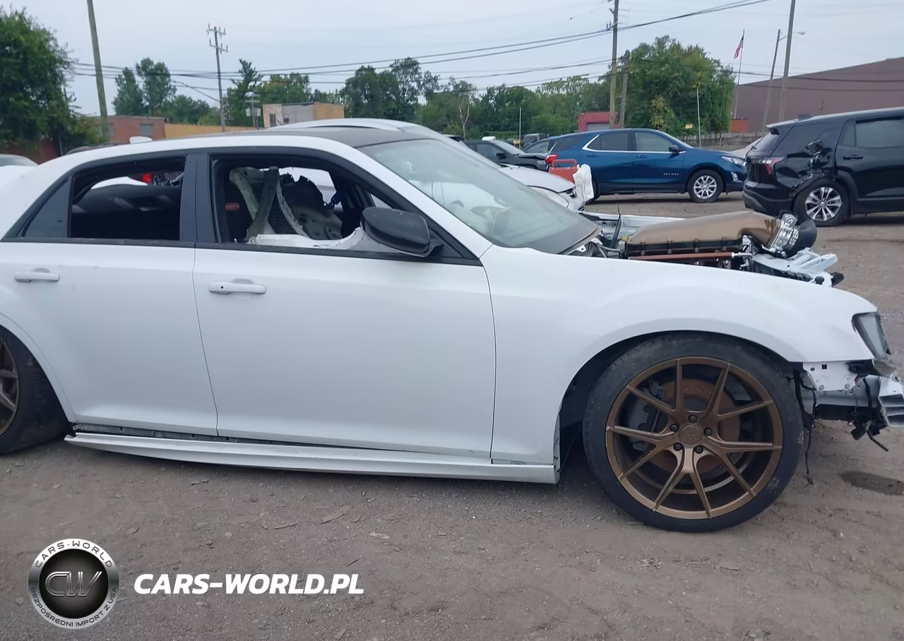 2018 Chrysler 300 300S VIN:2C3CCABT6JH160144 - 12