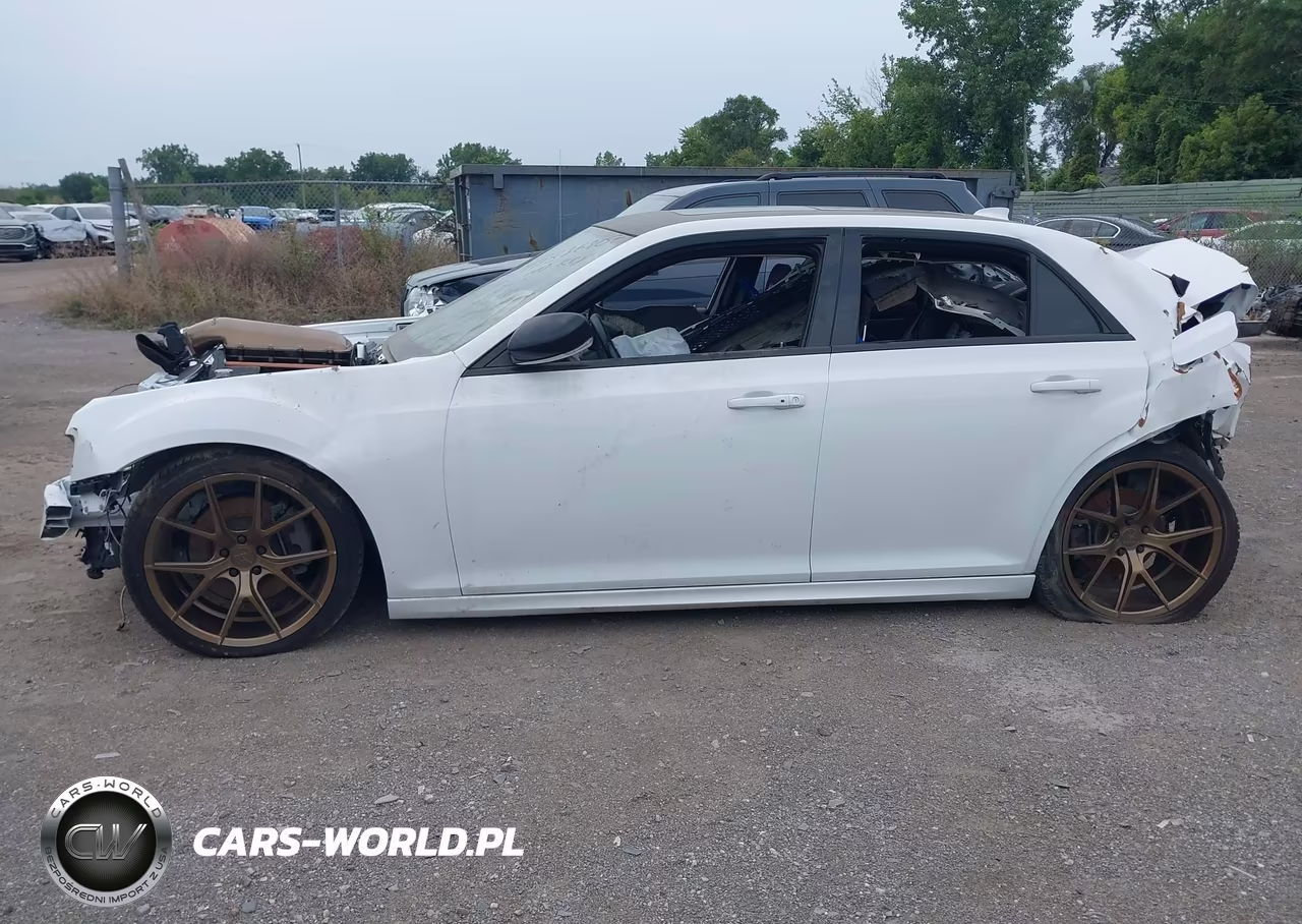 2018 Chrysler 300 300S VIN:2C3CCABT6JH160144 - 13
