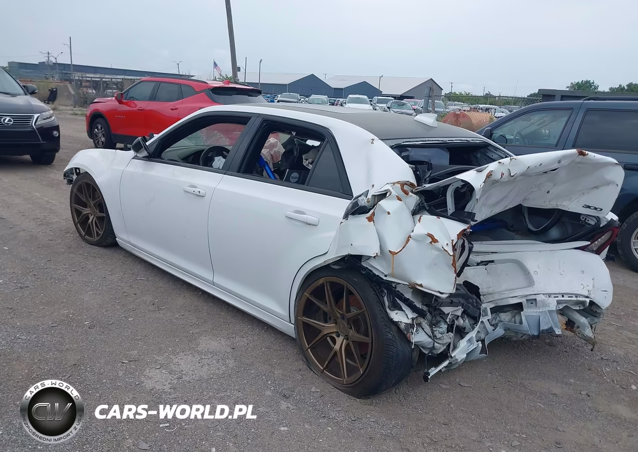 2018 Chrysler 300 300S VIN:2C3CCABT6JH160144 - 3