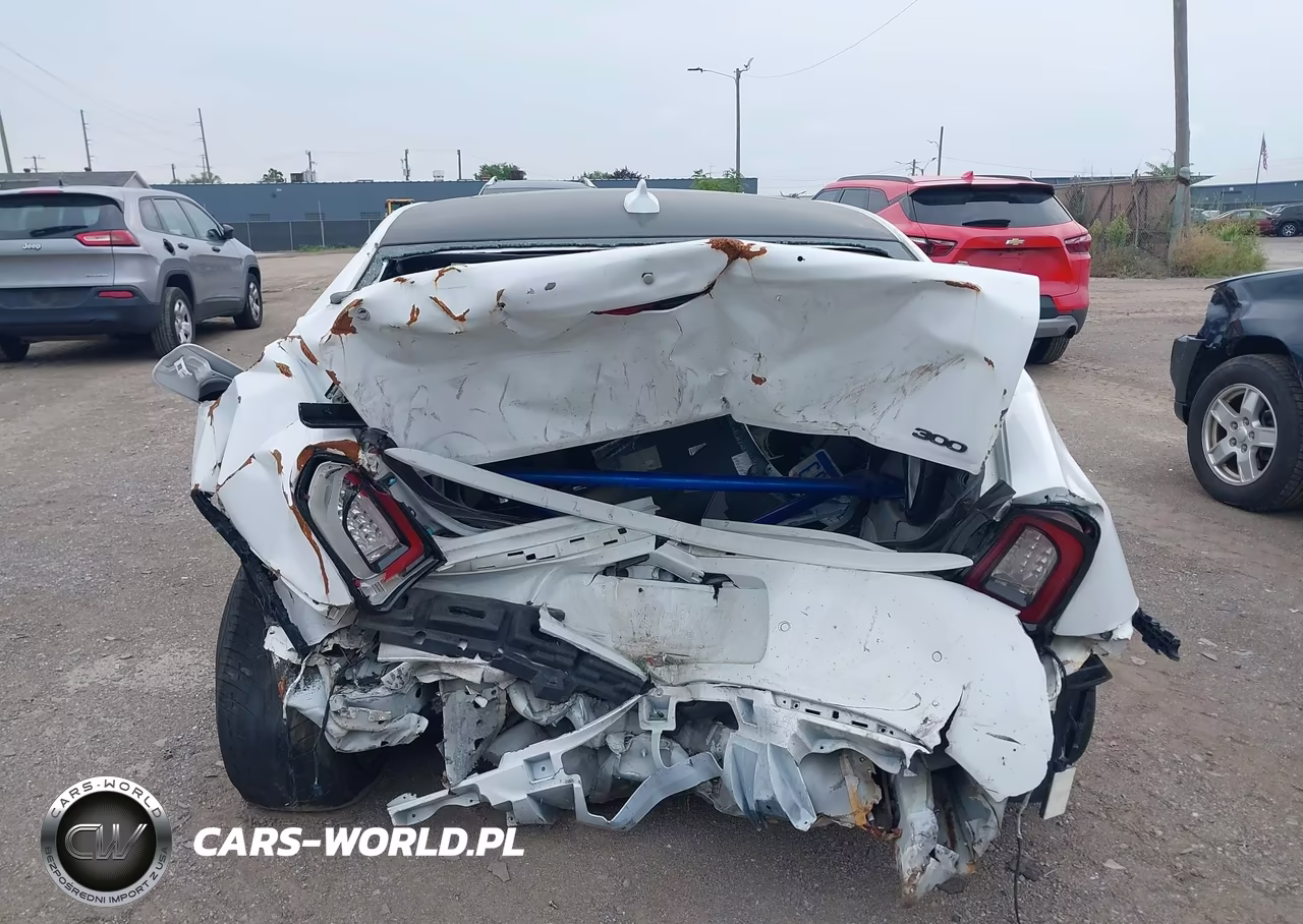 2018 Chrysler 300 300S VIN:2C3CCABT6JH160144 - 6