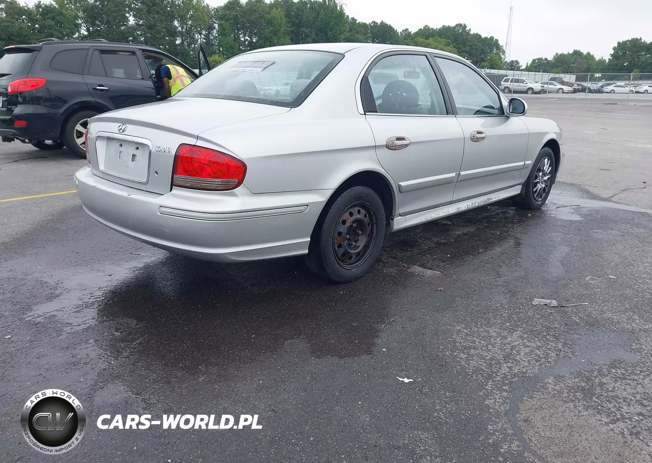 2002 Hyundai Sonata VIN:KMHWF25S82A622076 - 4