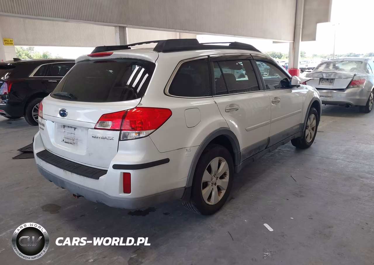 2011 Subaru Outback 2.5I Premium VIN:4S4BRCGC2B3330526 - 4
