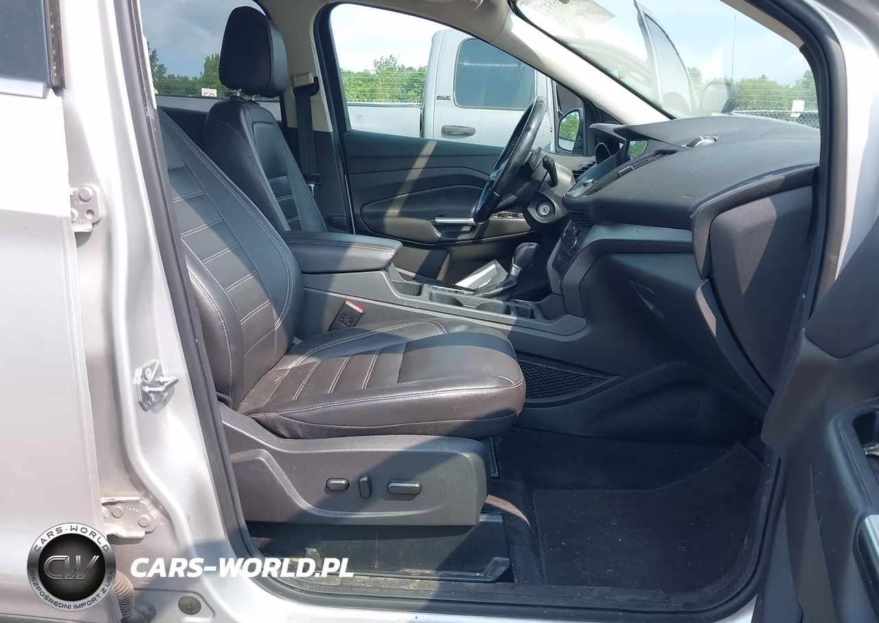 2017 Ford Escape Se VIN:1FMCU9GD5HUC41051 - 5