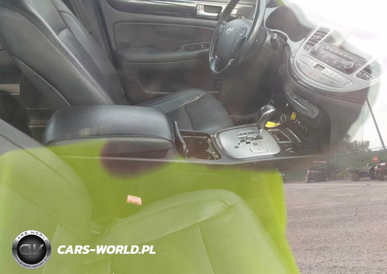 2013 Hyundai Genesis 3.8 VIN:KMHGC4DDXDU215079 - 5