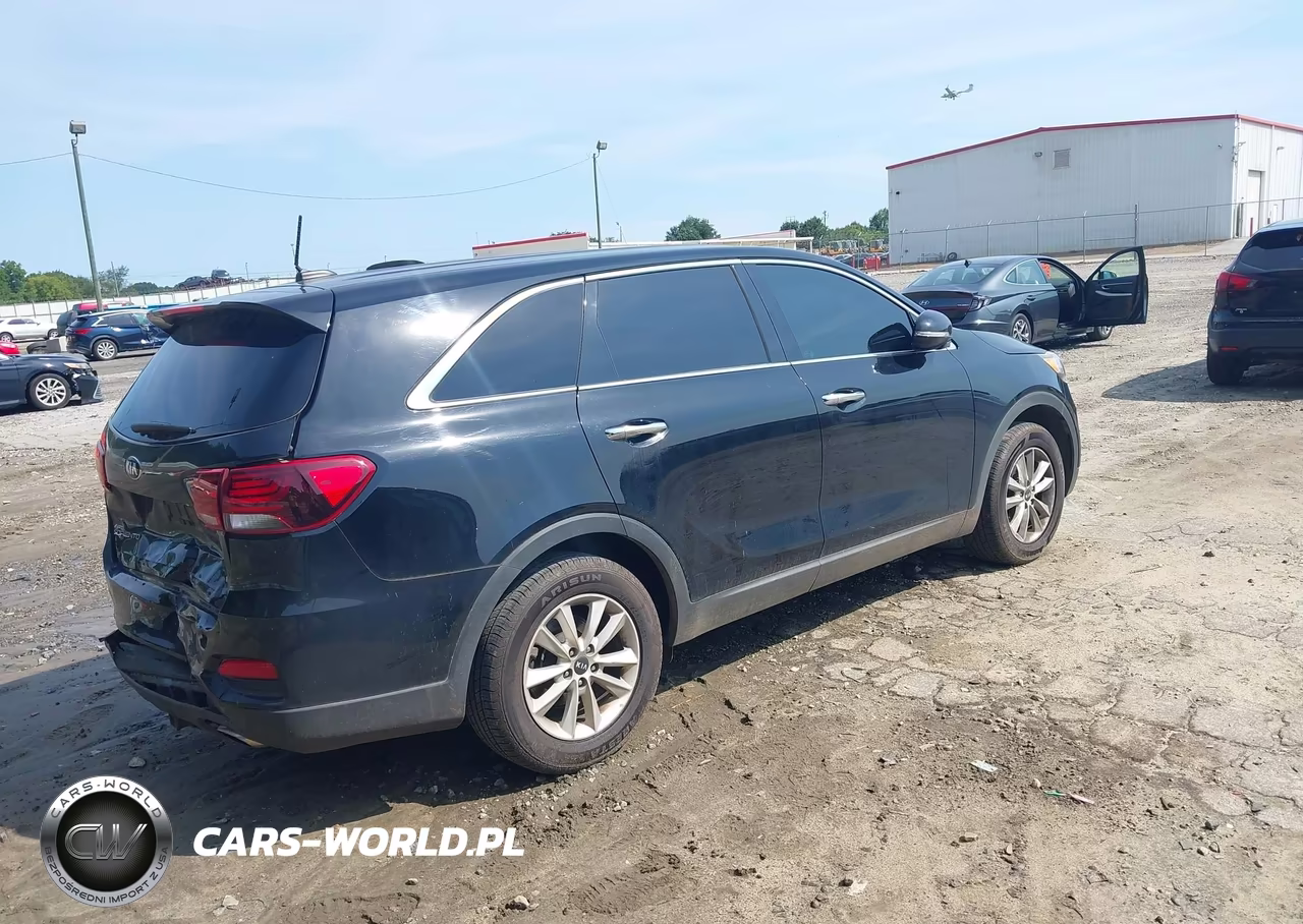 2019 Kia Sorento 2.4L L VIN:5XYPG4A35KG475893 - 4
