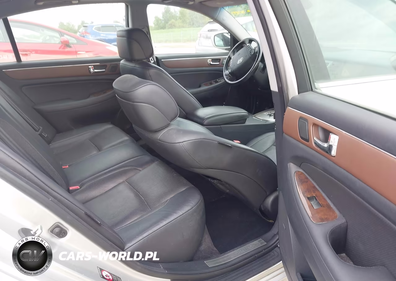 2009 Hyundai Genesis 3.8 VIN:KMHGC46E29U018498 - 8