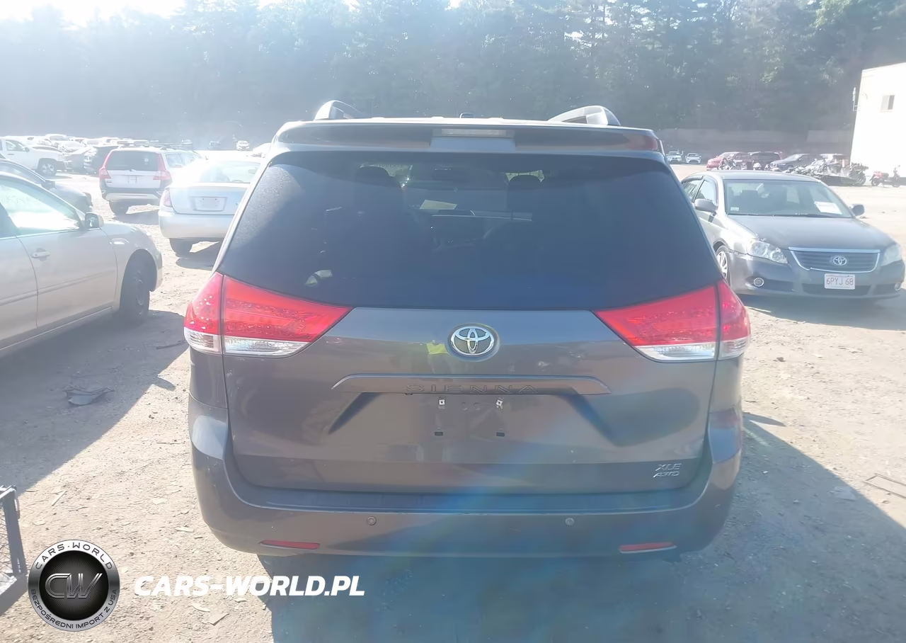 2014 Toyota Sienna Xle 7 Passenger VIN:5TDDK3DC3ES086121 - 16