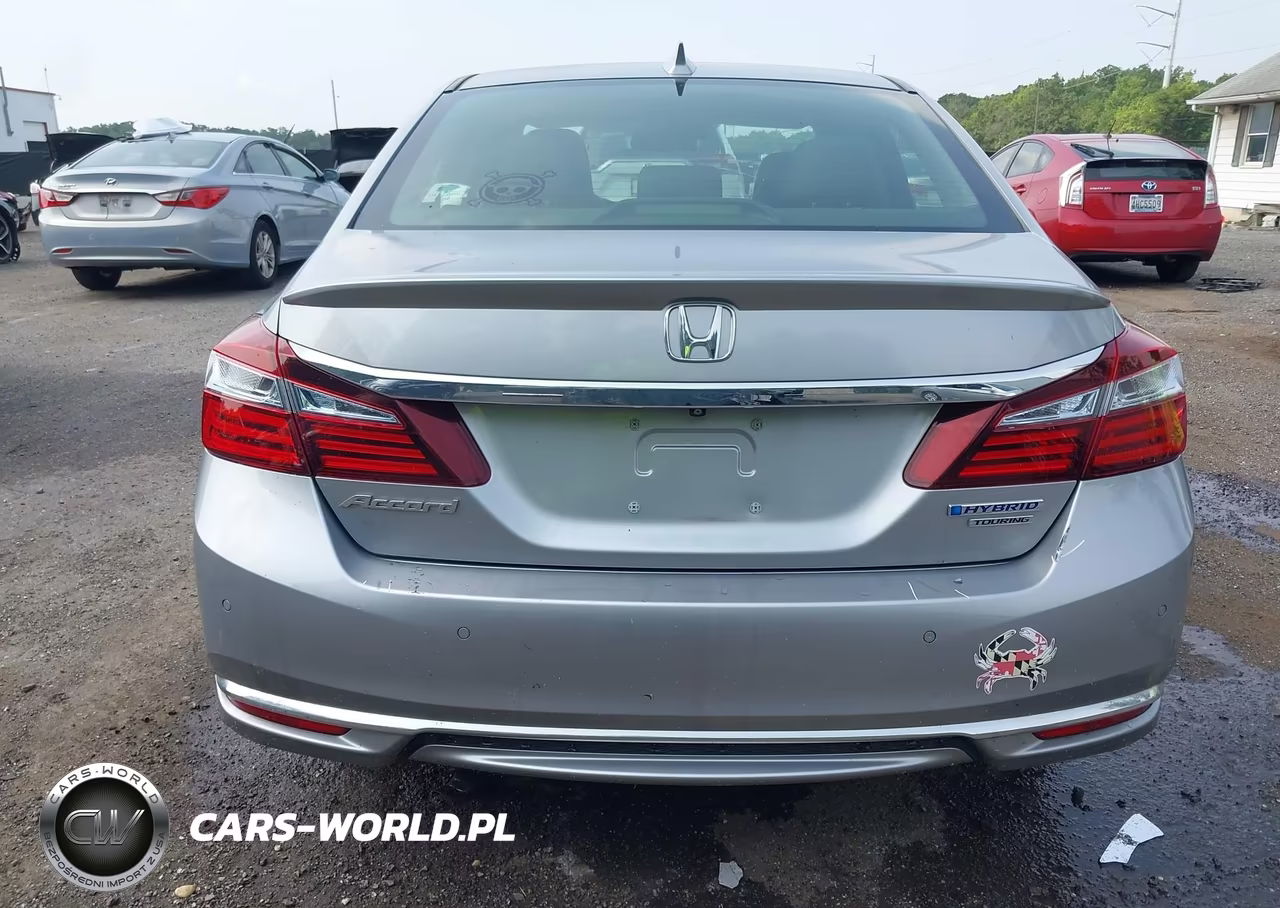 2017 Honda Accord Hybrid Touring VIN:JHMCR6F76HC016528 - 17