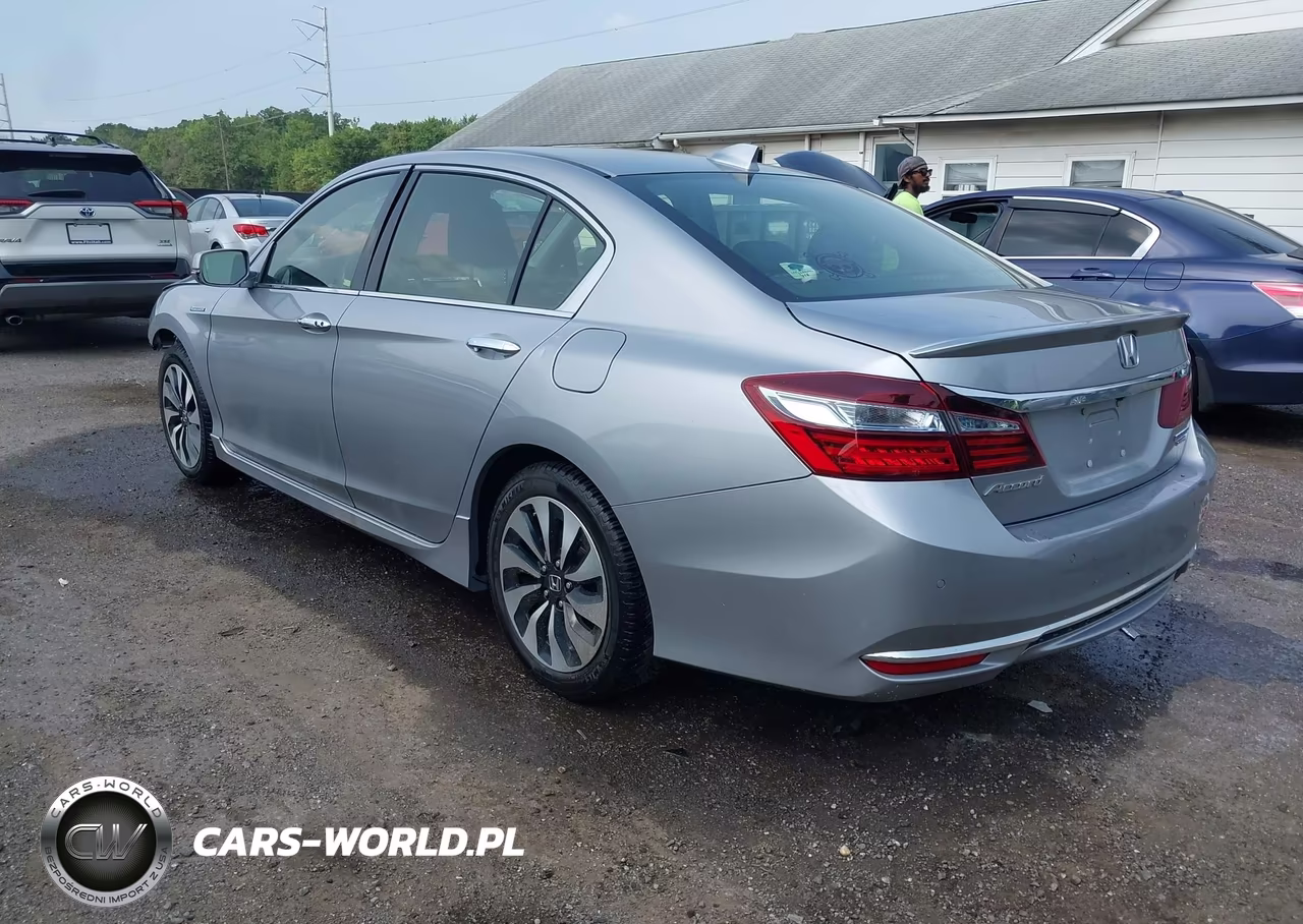 2017 Honda Accord Hybrid Touring VIN:JHMCR6F76HC016528 - 3