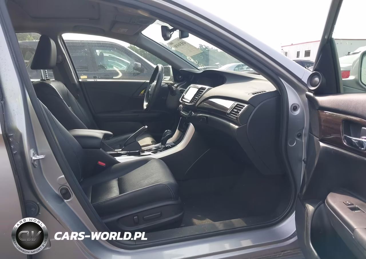 2017 Honda Accord Hybrid Touring VIN:JHMCR6F76HC016528 - 5