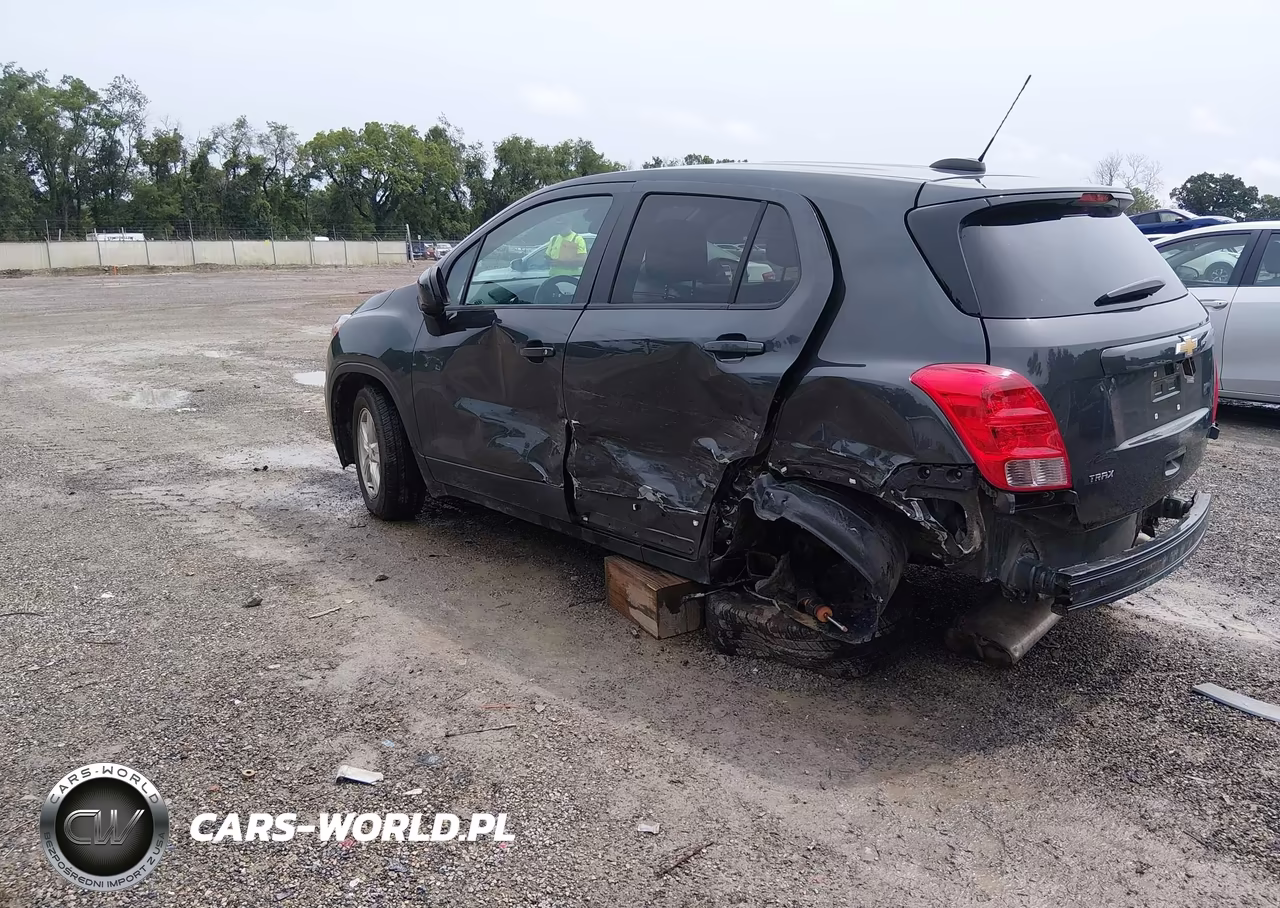 2019 Chevrolet Trax Ls VIN:3GNCJKSB5KL215794 - 3