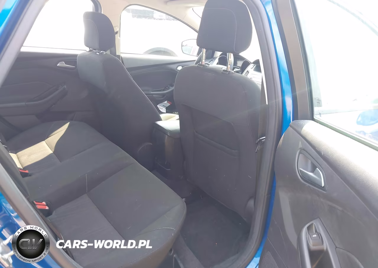 2018 Ford Focus Se VIN:1FADP3FE7JL215592 - 8
