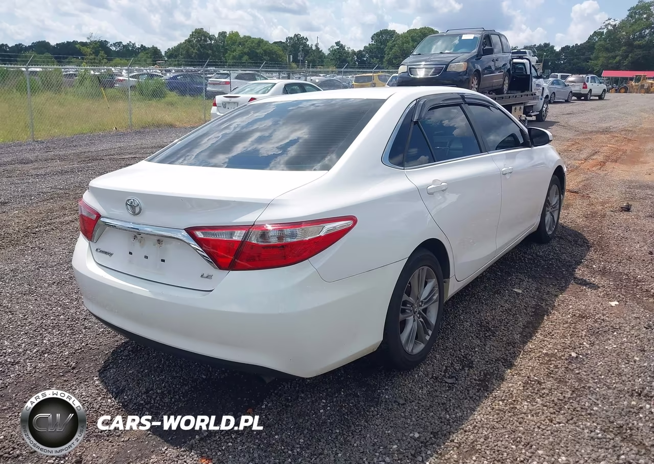 2017 Toyota Camry Le VIN:4T1BF1FKXHU385279 - 4