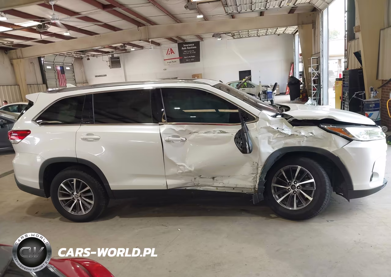 2019 Toyota Highlander Xle VIN:5TDKZRFH4KS311513 - 13