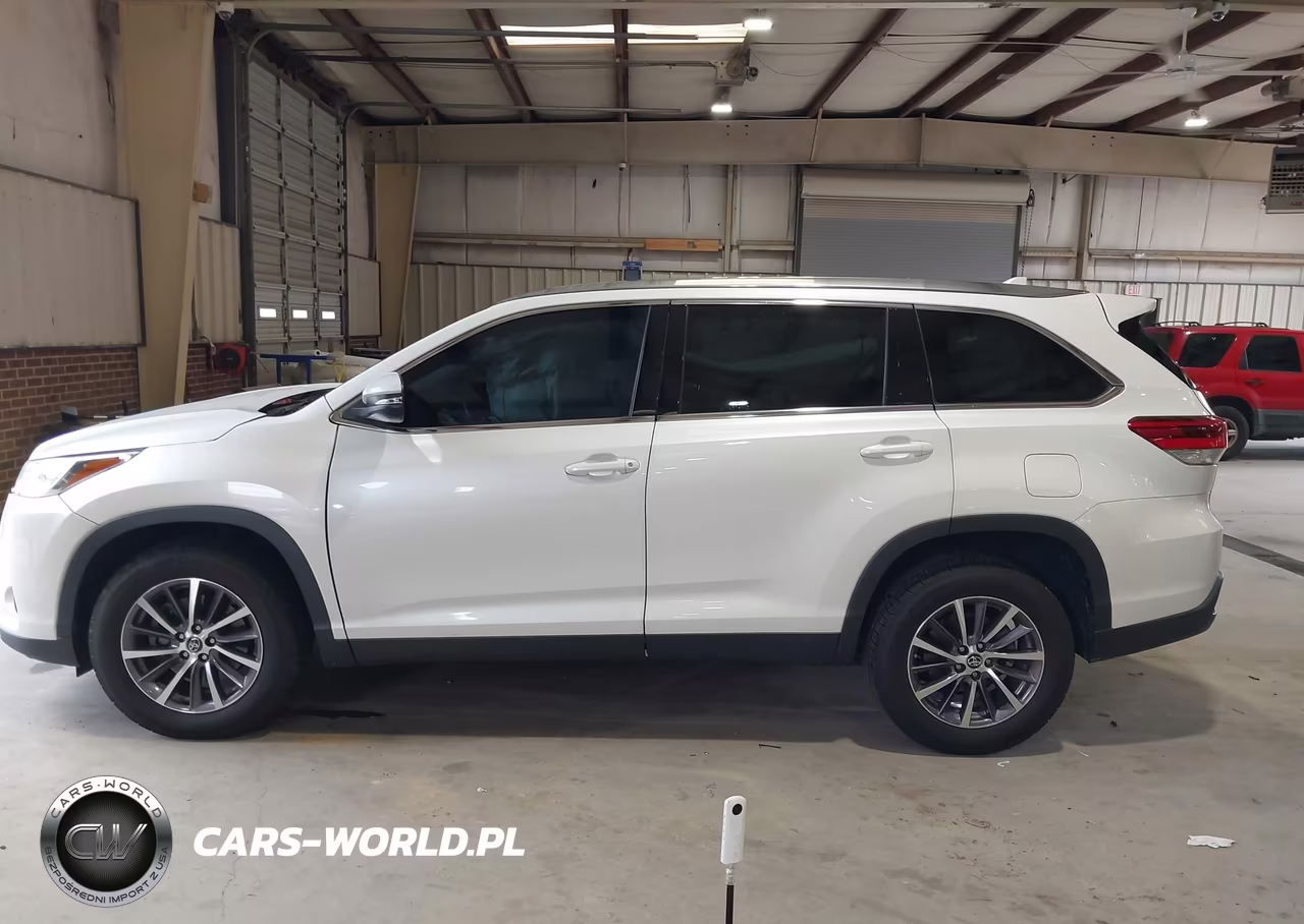 2019 Toyota Highlander Xle VIN:5TDKZRFH4KS311513 - 14