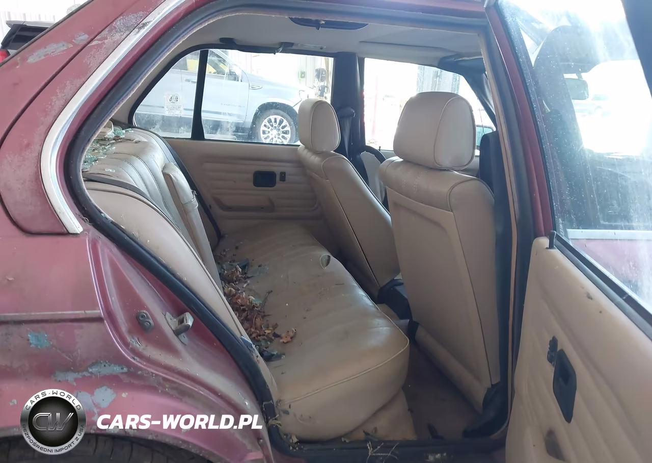 1991 BMW 325 I Automatic VIN:WBAAD2315MED29648 - 8