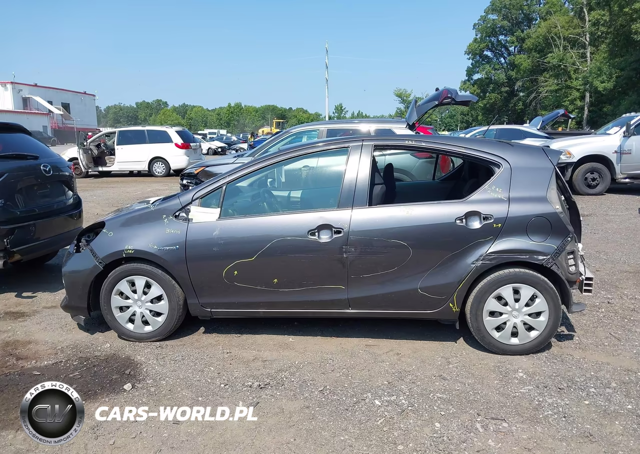 2014 Toyota Prius C Two VIN:JTDKDTB39E1066991 - 14