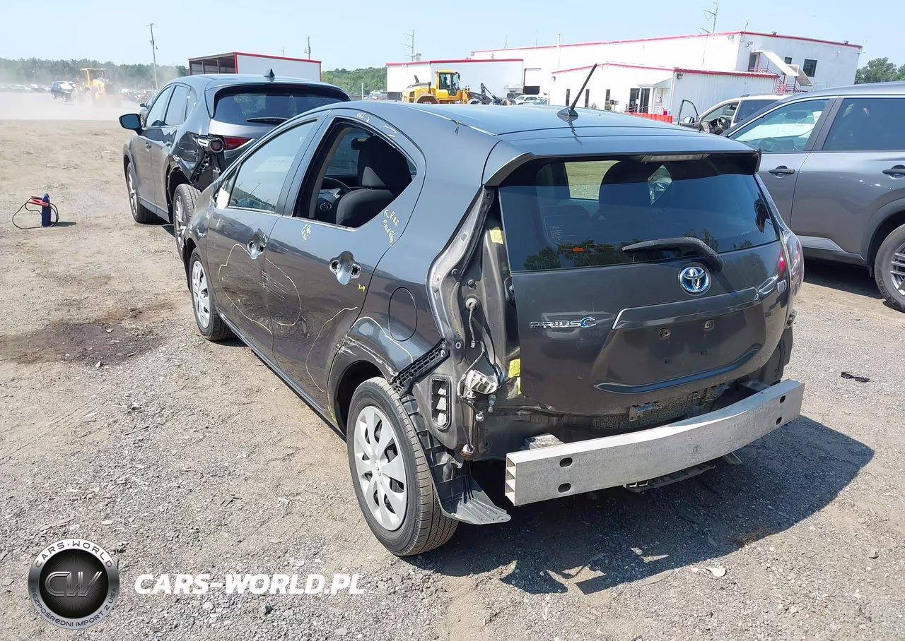 2014 Toyota Prius C Two VIN:JTDKDTB39E1066991 - 3
