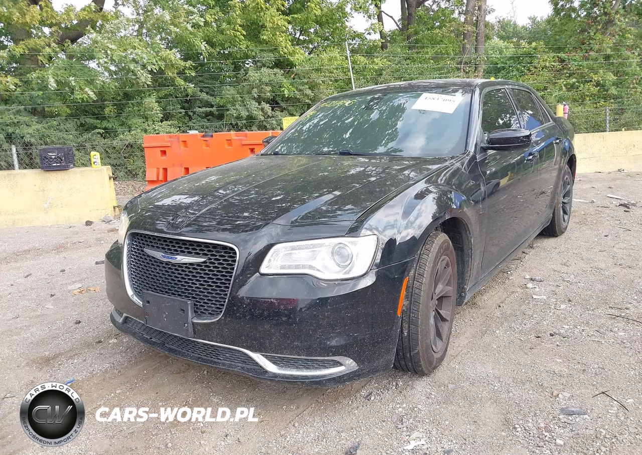 2019 Chrysler 300 Touring VIN:2C3CCAAG8KH601696 - 2
