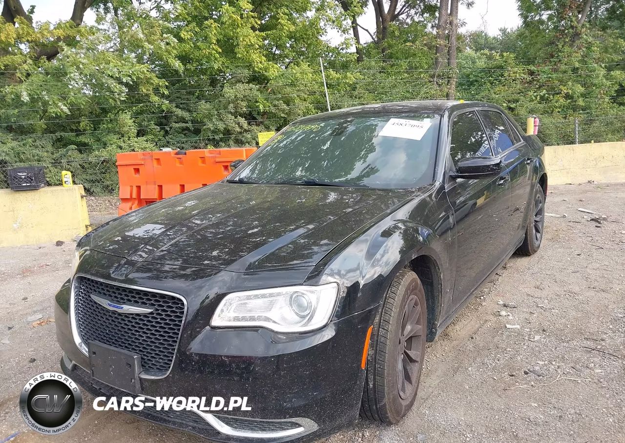 2019 Chrysler 300 Touring VIN:2C3CCAAG8KH601696 - 6