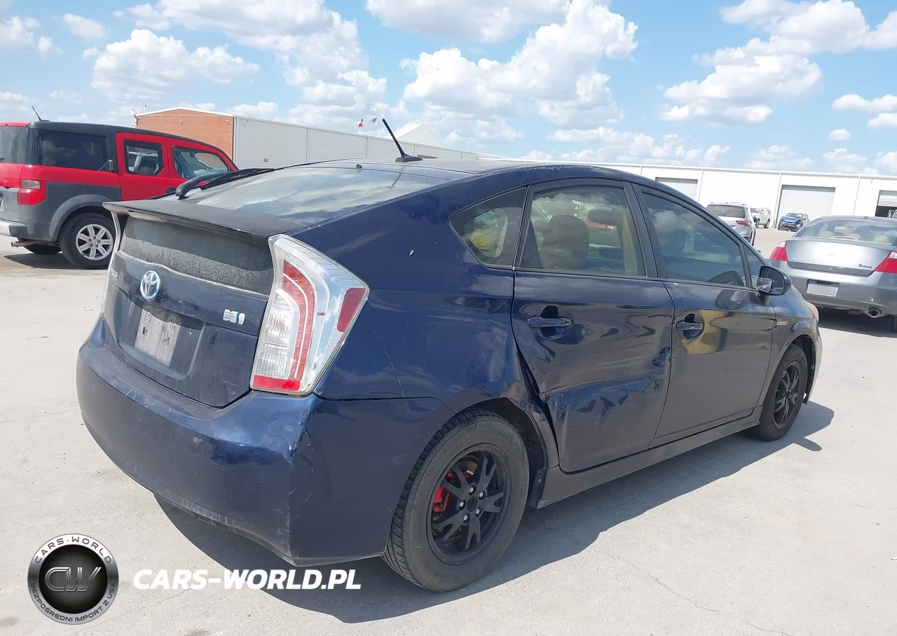 2013 Toyota Prius Four VIN:JTDKN3DU9D1625568 - 4