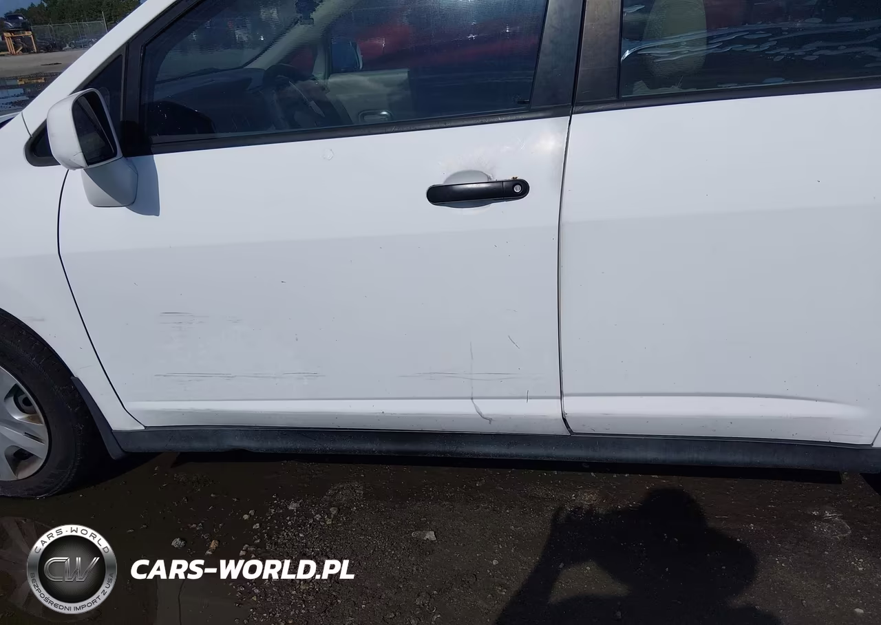2010 Nissan Versa 1.8S VIN:3N1BC1CP2AL434667 - 13