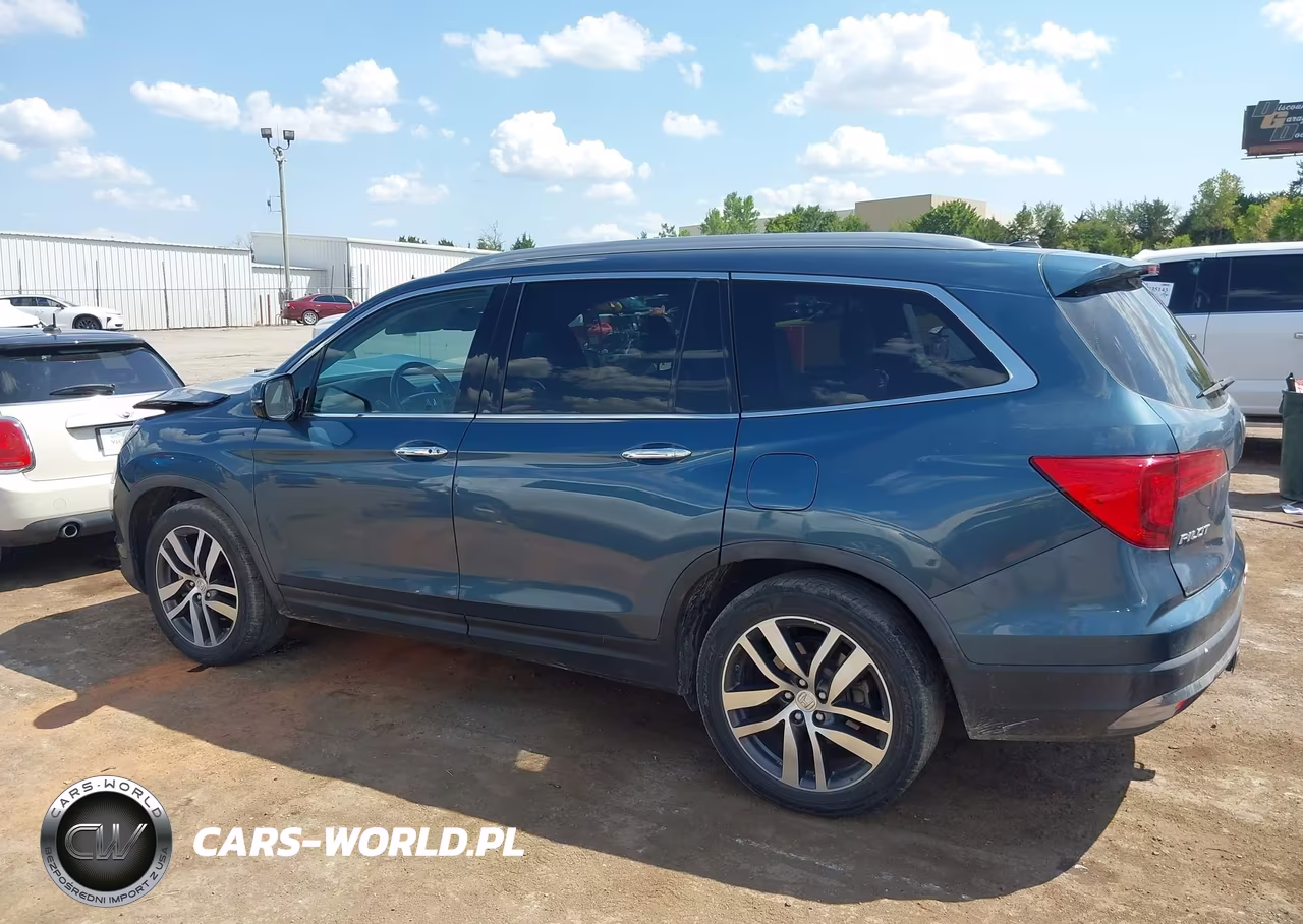 2017 Honda Pilot Touring VIN:5FNYF5H90HB015077 - 14