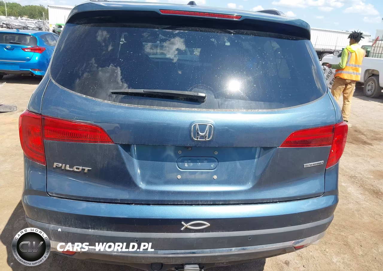 2017 Honda Pilot Touring VIN:5FNYF5H90HB015077 - 16