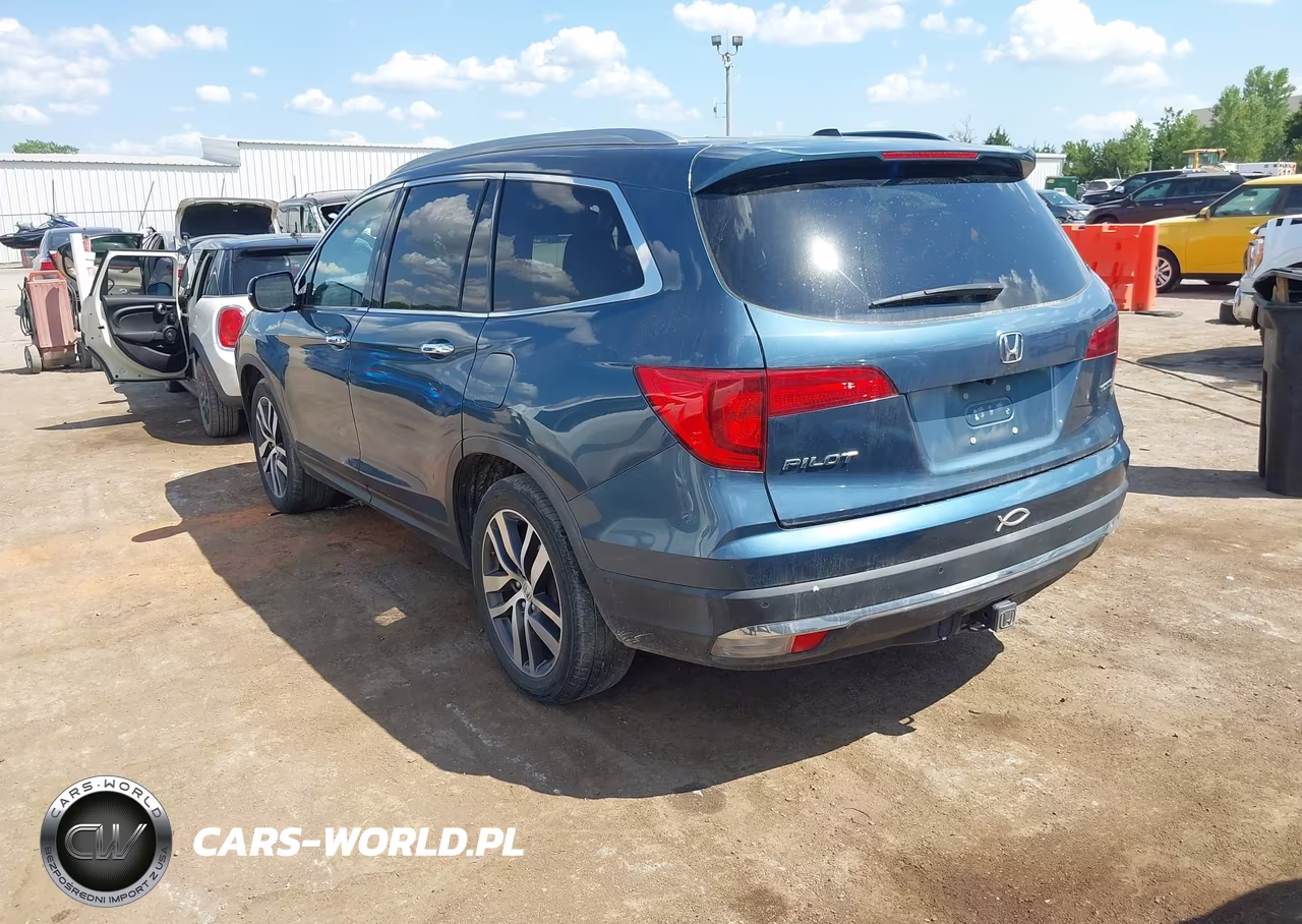 2017 Honda Pilot Touring VIN:5FNYF5H90HB015077 - 3
