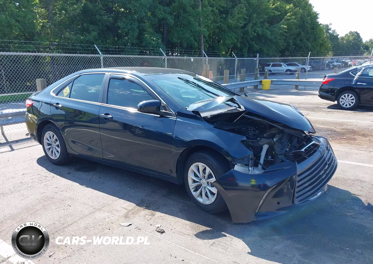 2016 Toyota Camry Le – zdjęcie 1 z 16