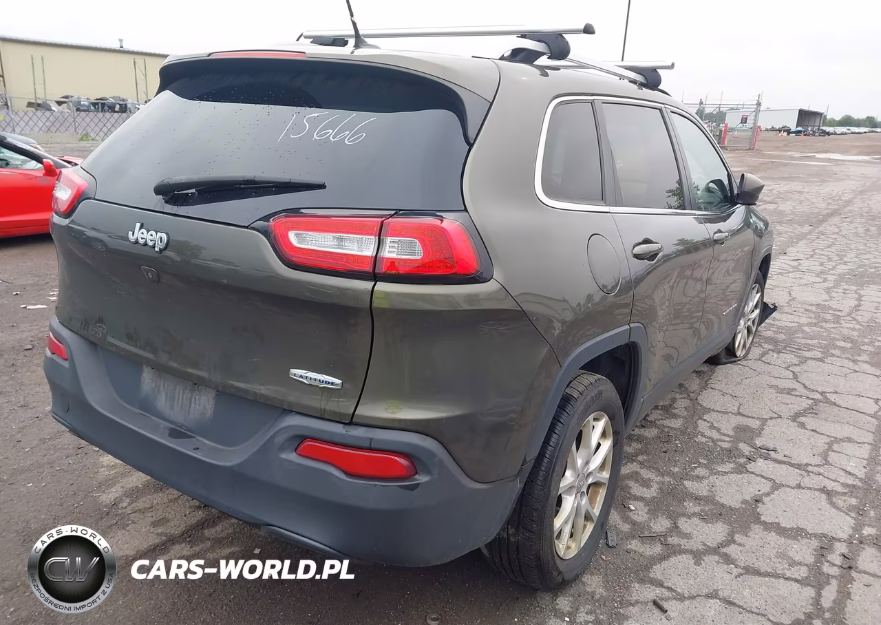 2015 Jeep Cherokee Latitude VIN:1C4PJLCB9FW597102 - 4