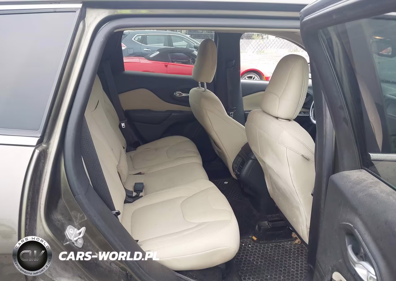 2015 Jeep Cherokee Latitude VIN:1C4PJLCB9FW597102 - 8