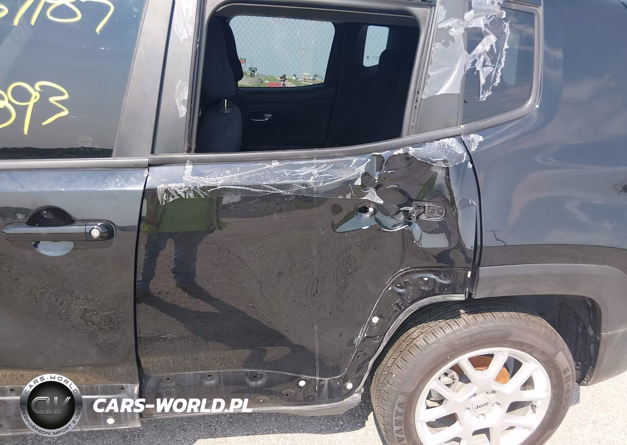 2023 Jeep Renegade Latitude 4X4 VIN:ZACNJDB12PPP28503 - 18