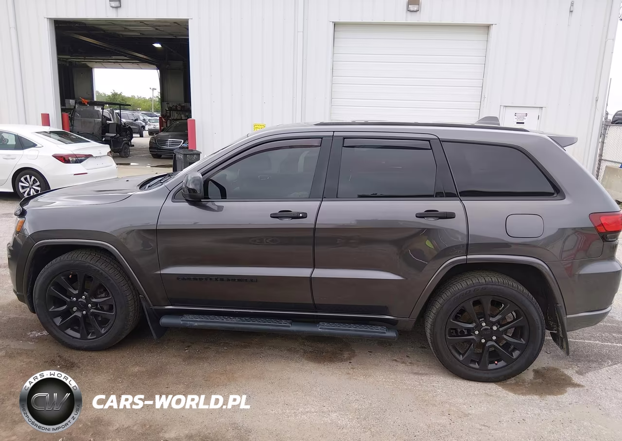 2019 Jeep Grand Cherokee Altitude 4X4 VIN:1C4RJFAG9KC667525 - 14