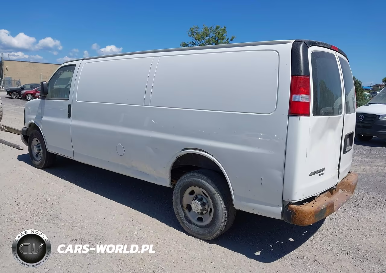 2015 Chevrolet Express 2500 Work Van VIN:1GCWGGFF5F1103363 - 3