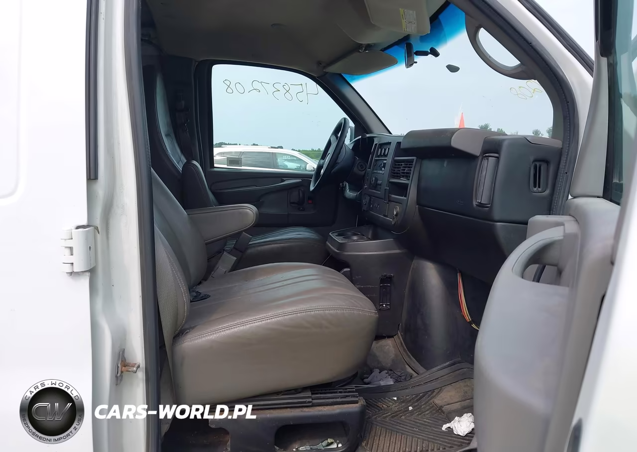 2015 Chevrolet Express 2500 Work Van VIN:1GCWGGFF5F1103363 - 5