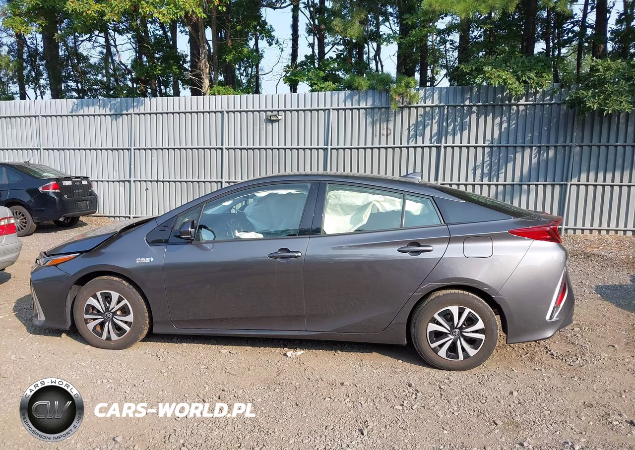 2018 Toyota Prius Prime Premium VIN:JTDKARFP0J3087977 - 14