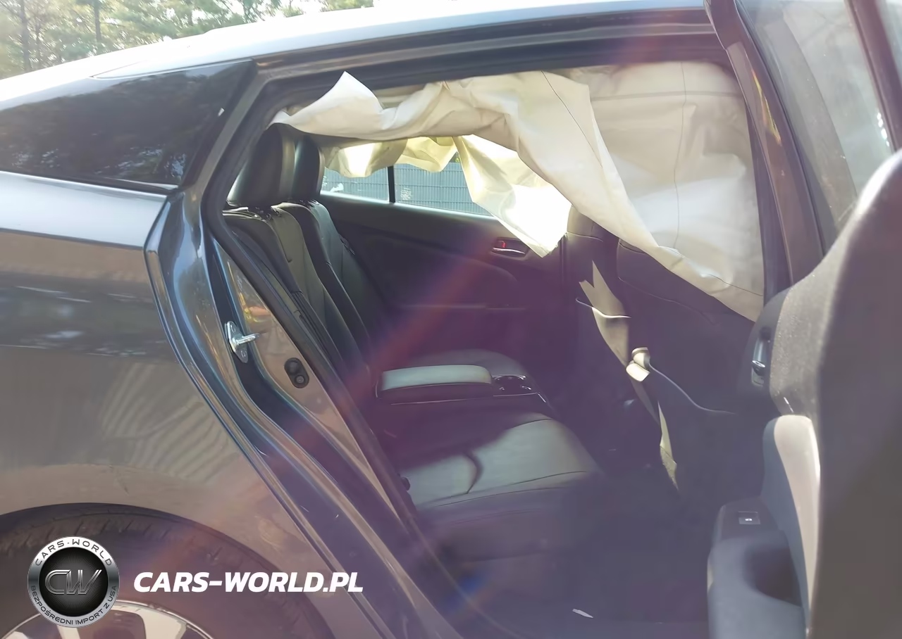 2018 Toyota Prius Prime Premium VIN:JTDKARFP0J3087977 - 8
