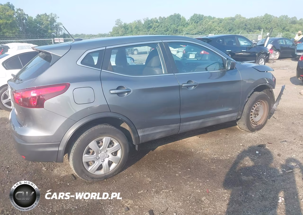 2018 Nissan Rogue Sport S VIN:JN1BJ1CP4JW154183 - 4