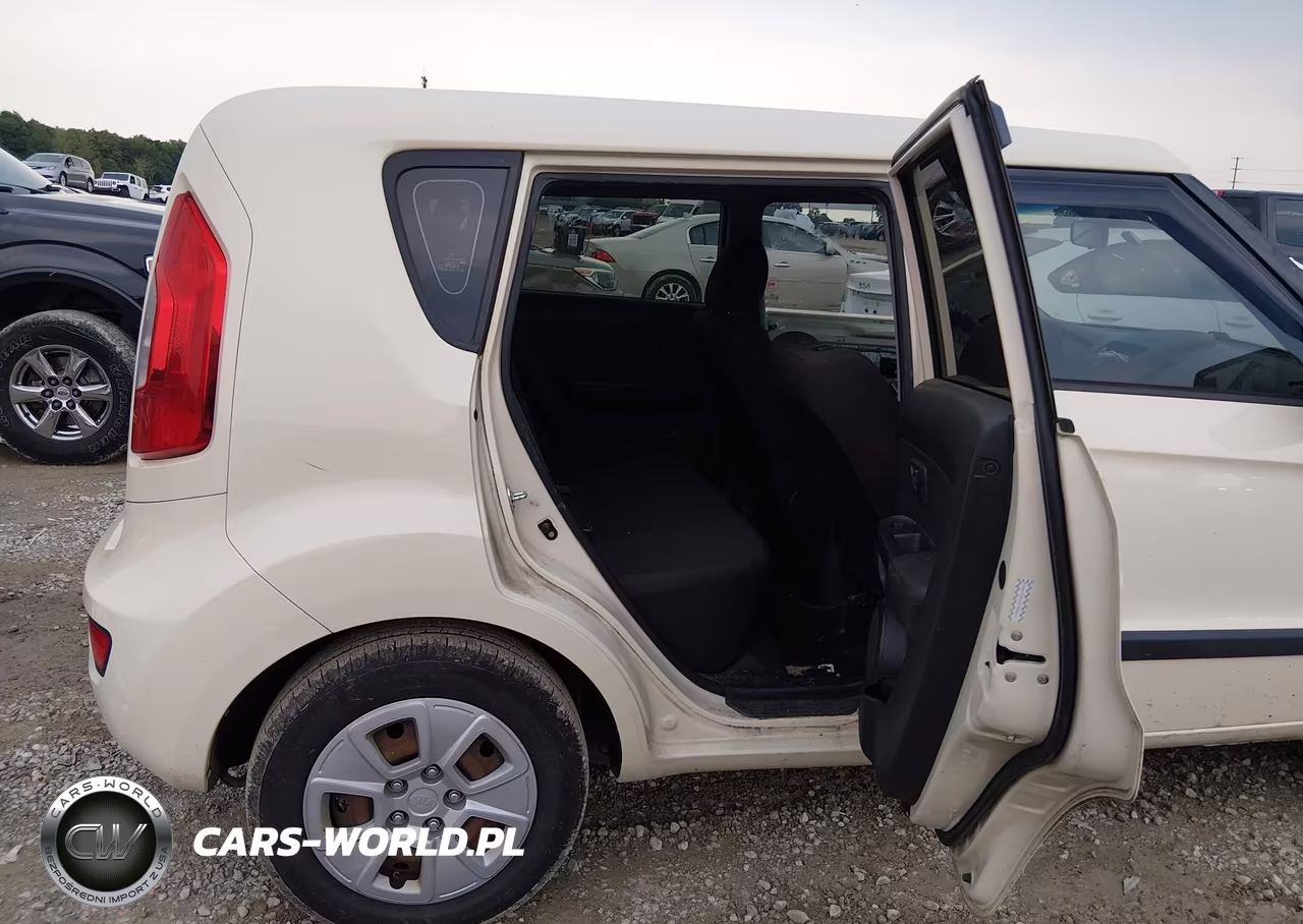2013 Kia Soul VIN:KNDJT2A54D7504663 - 8