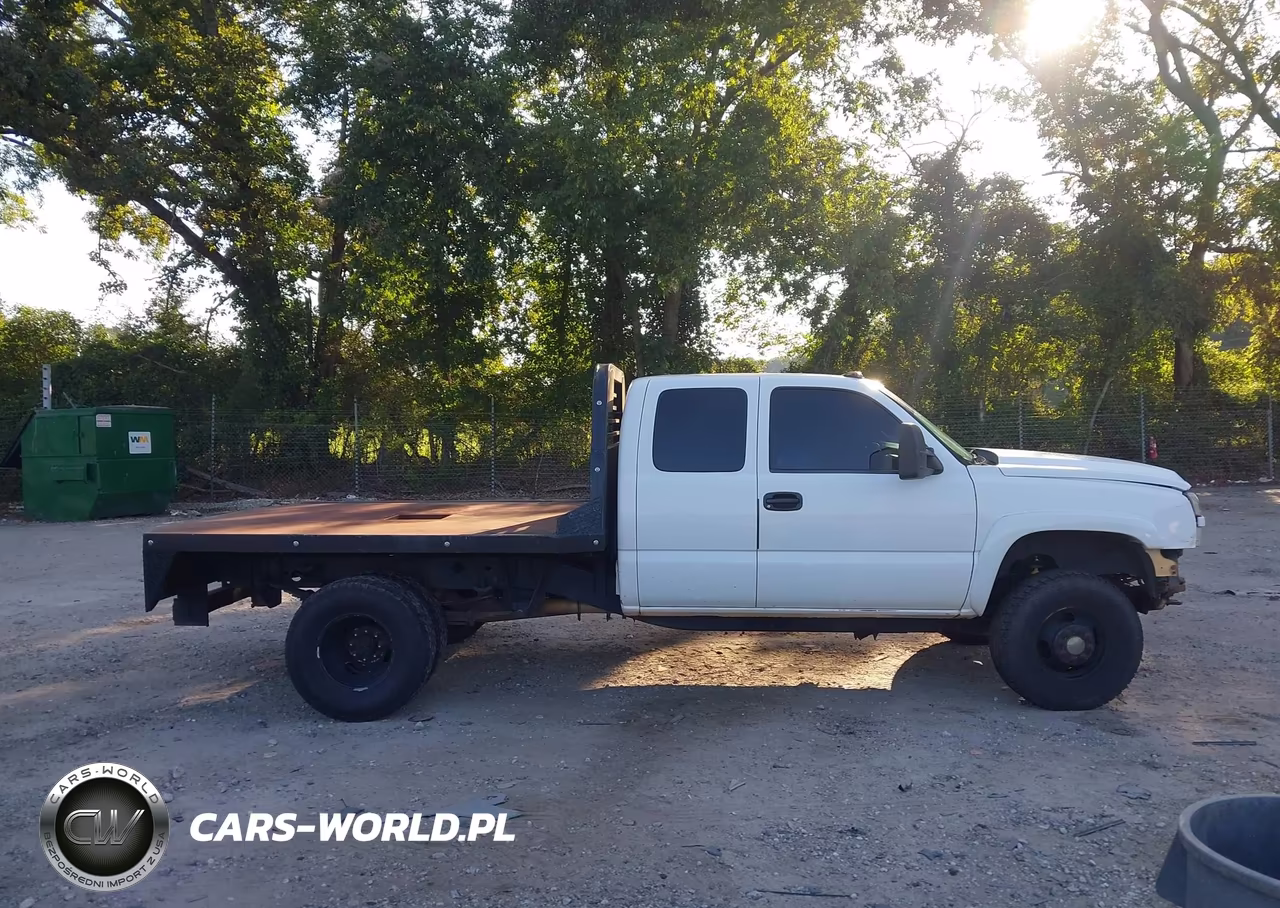 2005 Chevrolet Silverado 3500 Chassis Work Truck VIN:1GBJK39225E269443 - 13
