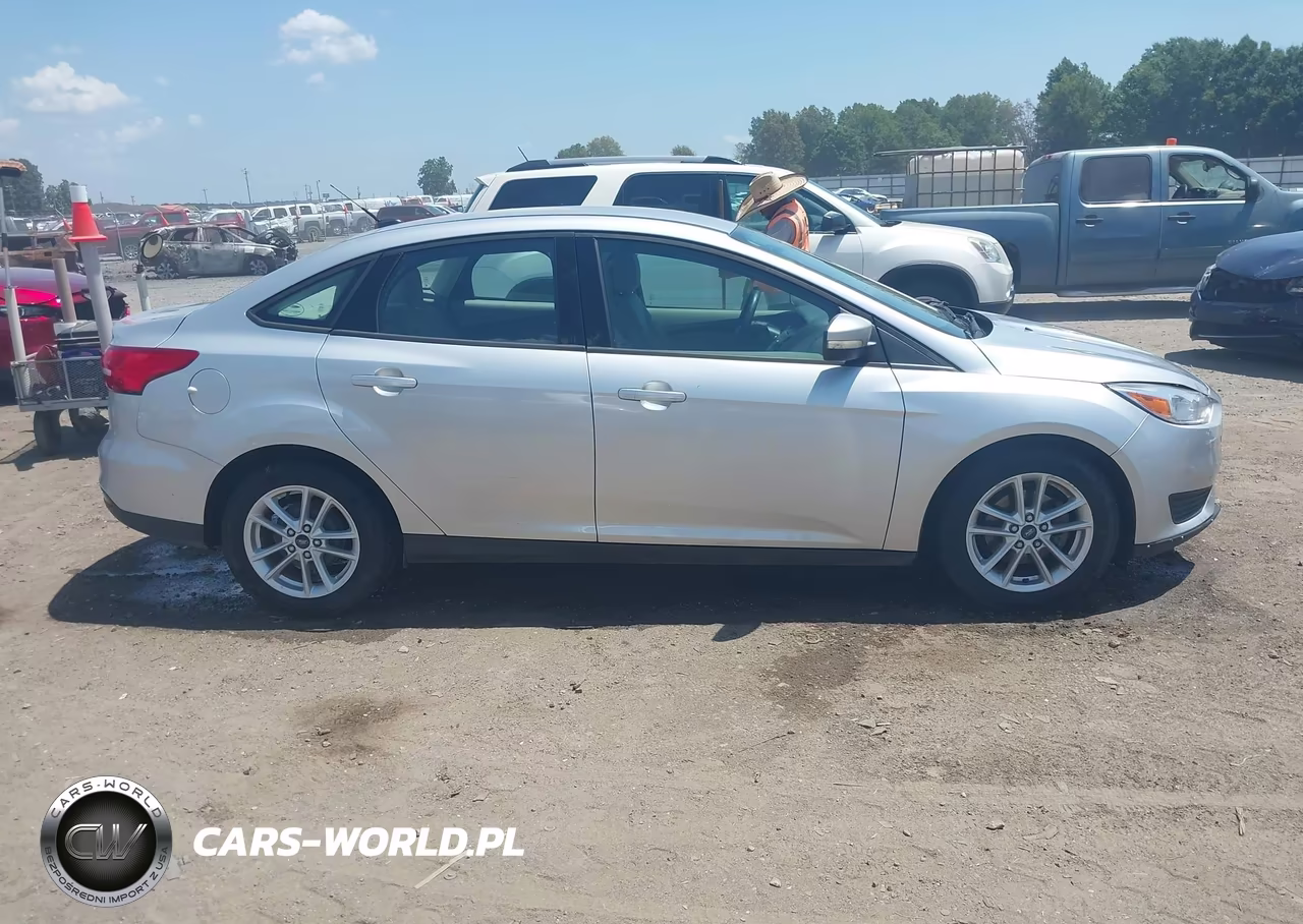 2015 Ford Focus Se VIN:1FADP3F24FL304405 - 13
